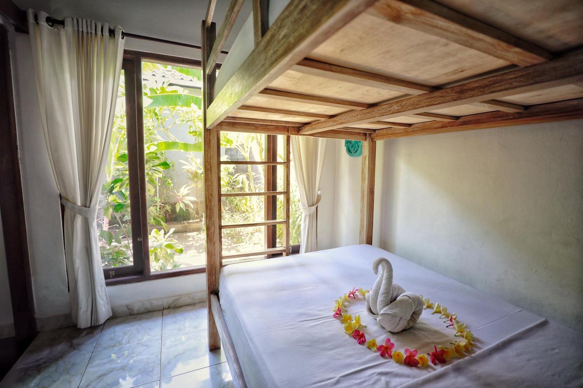 Kirana Homestay Amed Habitación foto